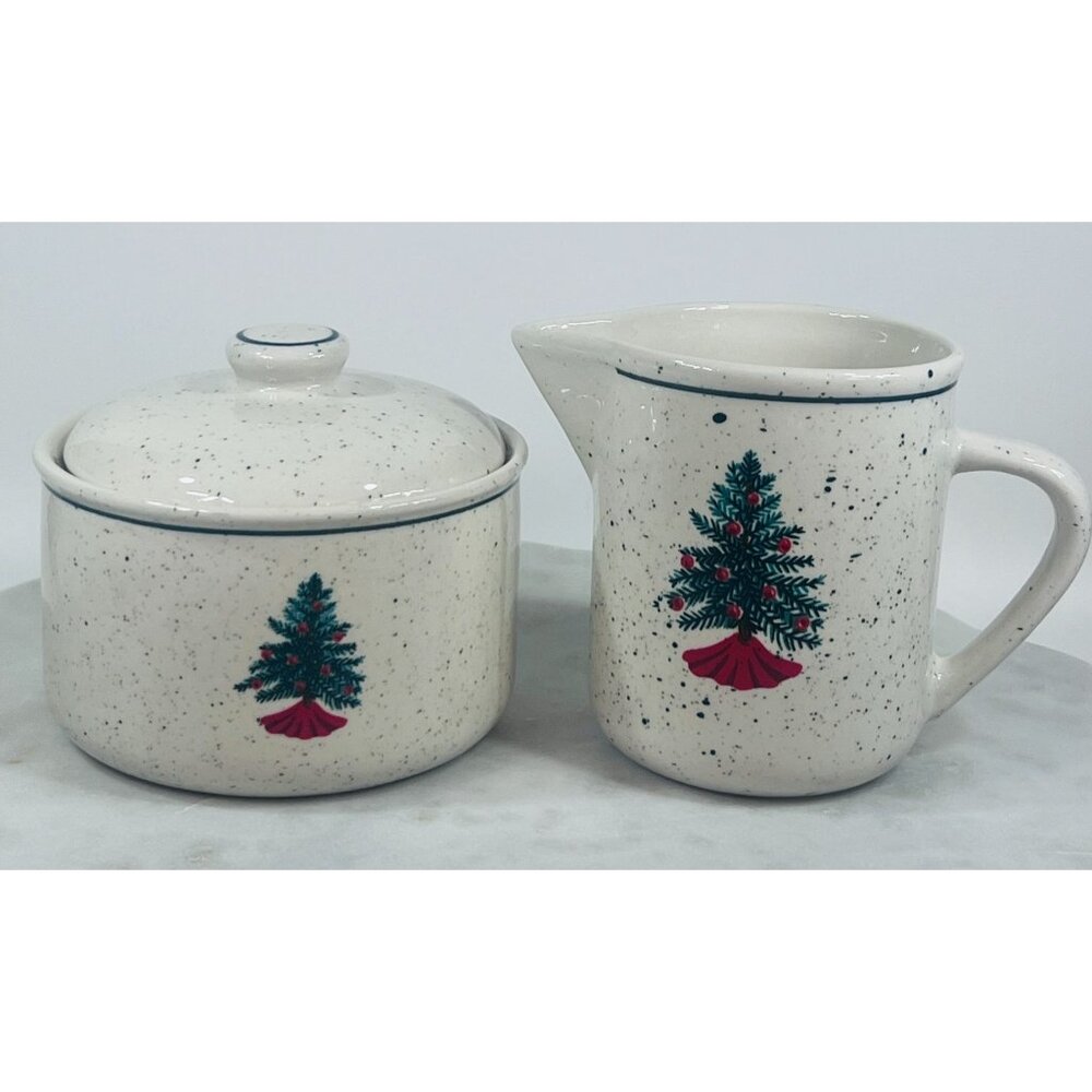 Vtg Holiday Stoneware Creamer & Sugar Set Christmas Tree‎ Red Green Folk Craft